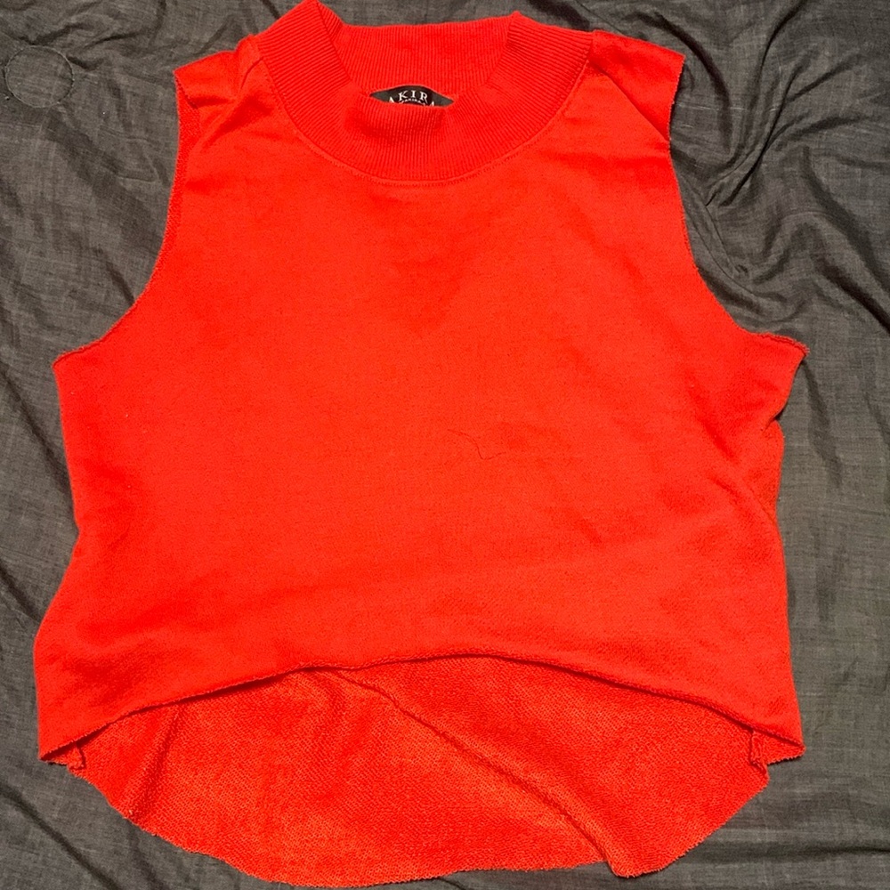 Women’s AKIRA size Medium red crop top NEW